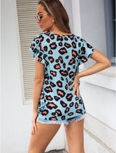 Load image into Gallery viewer, Blue Leopard V Neck
